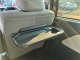 シートバックテーブル付