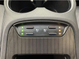 フロント席はヒーターとベンチレーションが装備されています☆☆