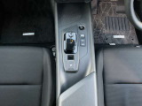 電動車用のシフトになります。操作はとても簡単で、すぐに慣れていただけます。