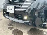 フロントのライトは全てLED仕様です!さらにフロントバンパーにはソナーがついており、アクセルとブレーキを踏み間違っても前にぶつかるリスクを軽減してくれます!!