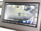 バックをするとき自動でリアの様子が映る『リアカメラ』付き!ナビ画面で確認しながらバックができますから安心ですね。でも、目視も大切ですよ!安全第一でお願いします!