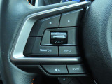 ■オーディオやナビゲーションを操作する為のリモコン装備。各種スイッチが集約されており、走行中でもハンドルから手を放さずに安全に操作できますので、事故防止に繋がります。