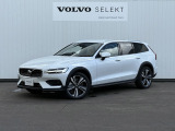 ◆2024年モデルの「V60 Cross Country Ultimate B5 AWD」が登場! カラーは人気のクリスタルホワイトメタリック!