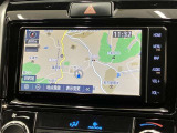 純正ナビを装備。タッチパネル式で使いやすく、お出かけもラクラクです。