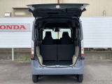 ホンダの新車も全て取り扱っております。ホンダの整備士がいるサービス工場も併設しているので、点検、整備、車検、全てお任せ下さい。店内は落ち着いたショールームにキッズスペースもございます。