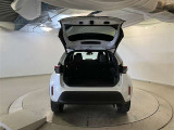こちらはバックドアを上げた状態です。シートを倒せば荷室のスペースが広くなります!用途に合わせて快適な室内空間を!
