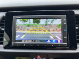 バックでの駐車が苦手な方や運転にあまり自信のない方でも後方の視界をしっかりサポート。安心して車庫入れが出来るバックカメラを装備しています!