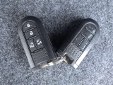 スマートキー2本揃っています。