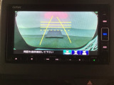 バックでの車庫入れも安心です! リアカメラが付いているバックモニター付のナビを装備しております。操作線もついており距離感も画面から確認できます。