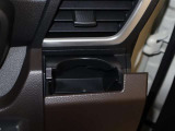 運転席用のドリンクホルダーです。