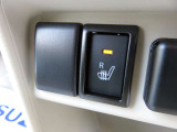 運転席にはシートヒーター機能が内蔵されています。暖房が効いてくる前に暖かくなる嬉しい装備です。