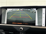 【バックモニター】後ろのカメラの映像がモニターに映し出されるので、後方の見えない死角や、障害物との距離感などもしっかり安全確認することができます。