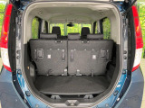 普段のお買い物や通勤、送迎等に十分な荷室スペースを確保しております。セカンドシートを倒すと、大きな荷物の積載も可能です♪