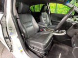 【本革シート】上質な本革を使用し、高級感あふれる本革シート。常に体に触れる部分だから、座り心地の良さにはこだわりたいですね♪汚れの付着や劣化を抑制する内装コーティング施工もおススメですよ♪