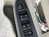 【パワーウインドウ】運転席のスイッチで、各席の窓ガラスの開閉ができます!あると便利ですよね!