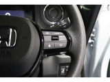 Hondaセンシングの機能のひとつ、アダプティブクルーズコントロール付!アクセルから足を離しても設定したスピードと前車との車間を保ち走行してくれます!車線維持もアシスト☆高速道路で疲労軽減ですね☆