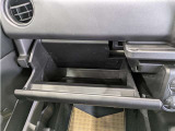 グローブボックスの収納もバッチリ