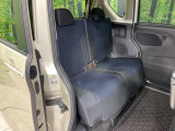 後部座席も気になるようなキズ・汚れやへたり等、大きなダメージはなく、良好な状態です。