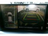 パノラミックビューモニター付きです。車両を上から見たような映像をディスプレイオーディオ画面に表示。運転席からの目視だけでは見にくい、車両周辺の状況をリアルタイムでしっかり確認できます。
