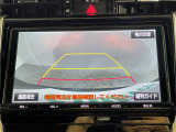 【バックモニター】後ろのカメラの映像をモニターに映し出すことができます!後方の見えない死角や、障害物との距離感をしっかり確認することができます!駐車が苦手な方におすすめです。