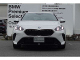 BMWの代名詞の【キドニーグリル】グリルが腎臓のように見えるので【キドニー】と呼ばれるようになりました。一目見ただけでBMWであると認識できる確固たるアイコンとして存在感を放ちます。
