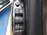 パワーウインドウなので、窓の開閉もラクラクです!ウインドウロックもついているので、誤作動の心配もありません♪