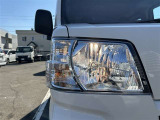 ハロゲン式ヘッドライトです!ライトレンズ温度が高くなりますので、ヘッドライトに付いた雪も溶けやすいですよ♪