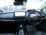 視界が広く、インパネシフトですっきりとした空間が運転がしやすく居心地が良い運転席です。