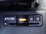 ■【ETC車載器】が装備されています。セットアップをしてお渡しとなり、ETCカードを差し込むだけで高速道路の利用が可能です。