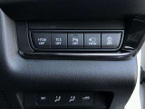 【2Wayドライビングポジションメモリー機能】お二人のシートパターンを記憶することができますので、運転時はボタン一つでシート調節できますね。