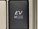 【ドライブモード】例えば、ECOモード・スポーツモード・スノーモード・EVモード等、走行シーンやご状況に合わせて、好きな時に走行モードを切り換えられます! ※車種によってモードが異なります。