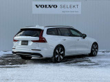 ◆バック/万が一を考え、安全性を重視する方に選ばれているVOLVO車。ドアを開閉するとその重み・厚みに驚くはず