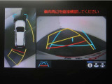パノラミックビューモニター付きです。車両を上から見た様な映像を画面に表示。運転席からの目視だけでは見にくい、車両周辺の状況をリアルタイムでしっかり確認出来ます。