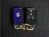 ◆スマートキー◆カギをバッグやポケットに入れたままでもドアロックの開閉ができる『スマートキー』付き!雨天や暗くなってもカギを取り出す必要がなくドアの開錠&エンジンも始動できます