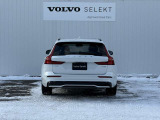 ◆バック/万が一を考え、安全性を重視する方に選ばれているVOLVO車。ドアを開閉するとその重み・厚みに驚くはず