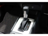 扱いやすい位置に配置されたフロアオートマチックです☆CVTを採用で滑らかでスムーズな走りが楽しめますよ♪