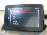 【マツダコネクト】ラジオ・テレビ/Bluetoothオーディオ、その他アプリケーションなどの機能で楽しむことができます。
