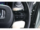 Hondaセンシングの機能のひとつ、アダプティブクルーズコントロール付!アクセルから足を離しても設定したスピードと前車との車間を保ち走行してくれます!車線維持もアシスト☆高速道路で疲労軽減ですね☆
