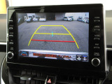 バックをするとき自動でリアの様子が映る『リアカメラ』付き!ナビ画面で確認しながらバックができますから安心ですね。でも、目視も大切ですよ!安全第一でお願いします!