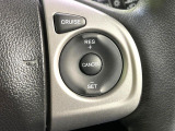 【クルーズコントロール】高速道路もラクラク走行。アクセルを離しても一定速度で走行ができ、長距離運転時の負担を軽減!加速・減速も簡単なスイッチ操作で調整できます。