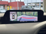 【360&deg;ビューモニター】専用のカメラにより、上から見下ろしたような視点で360度クルマの周囲を確認することができます☆死角部分も確認しやすく、狭い場所での切り返しや駐車もスムーズに行えます。
