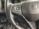 ステアリングにオーディオ操作スイッチが付いています。オーディオ画面に直接タッチしなくても操作が出来ますので、運転に集中できます。