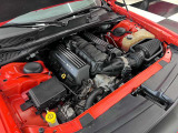 6400cc HEMIエンジン。エアインテークも装備