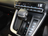 インパネシフトのオートマチックトランスミッションです。