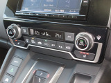 エアコンはオートエアコンでお好みの温度調整が出来、オールシーズン快適にドライブできます!さらに、運転席&助手席シートヒーターが付いてます。3段階に温度設定が可能です。