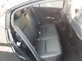 後席も余裕の広さ!ゆったりくつろげます!!これなら長距離ドライブも問題ありません。