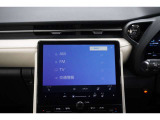 上から車両を見下ろしたような映像をナビゲーション画面に表示する「パノラミックビューモニター(床下透過表示機能付き)も搭載しています。