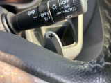 ★マニュアル車のような感覚で操れるパドルシフト★シフトレバーをマニュアルモードの位置にして『+』のレバーを引くとシフトアップ『-』のレバーを引くとシフトダウンします!