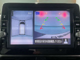 【アラウンドビューモニター】まるでクルマを真上から見ているようなアラウンドビューモニターで運転をサポート。運転席から見えにくい車の四隅や後方もモニターでしっかり見えます。