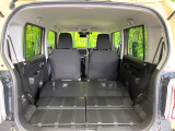 普段のお買い物や通勤、送迎等に十分な荷室スペースを確保しております。セカンドシートを倒すと、大きな荷物の積載も可能です♪